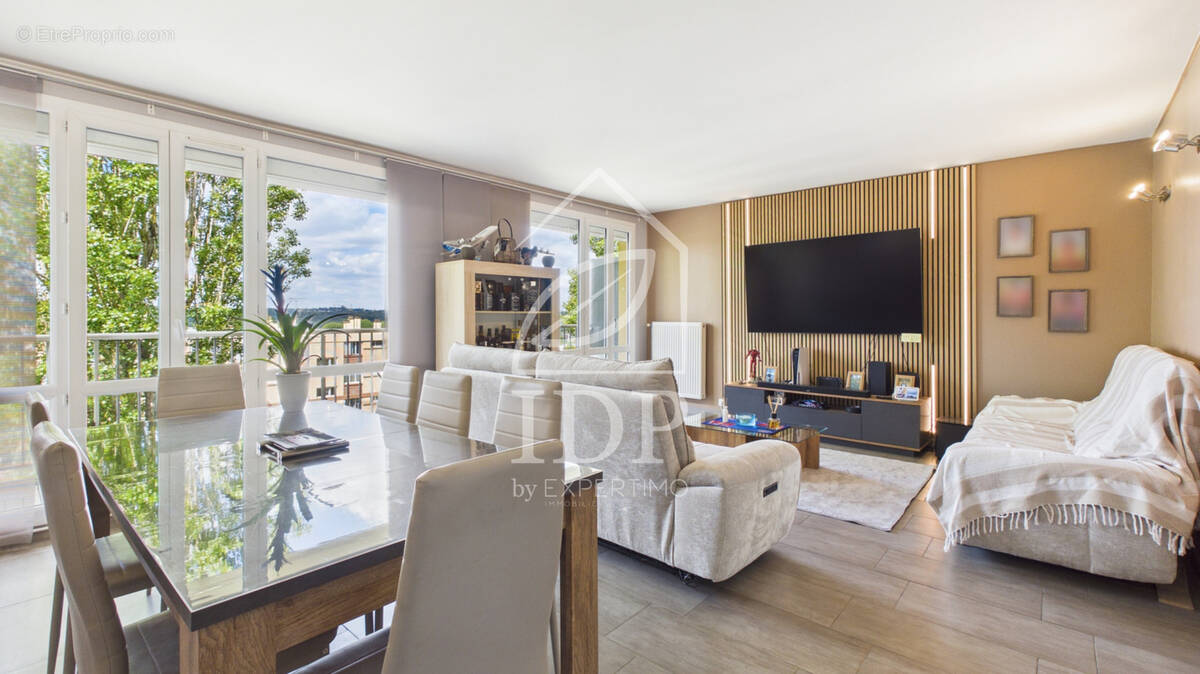 Appartement à CORBEIL-ESSONNES