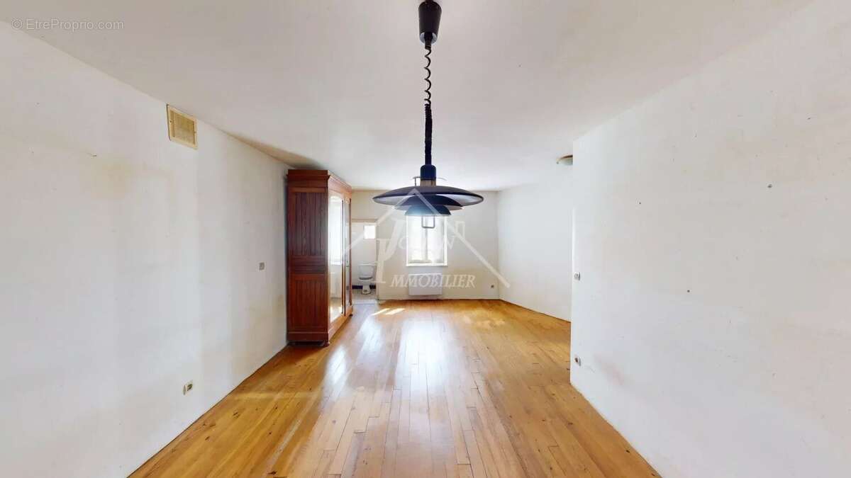 Maison à BELLENAVES