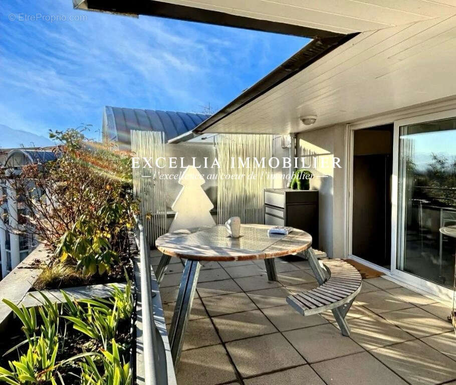 Appartement à MEYLAN