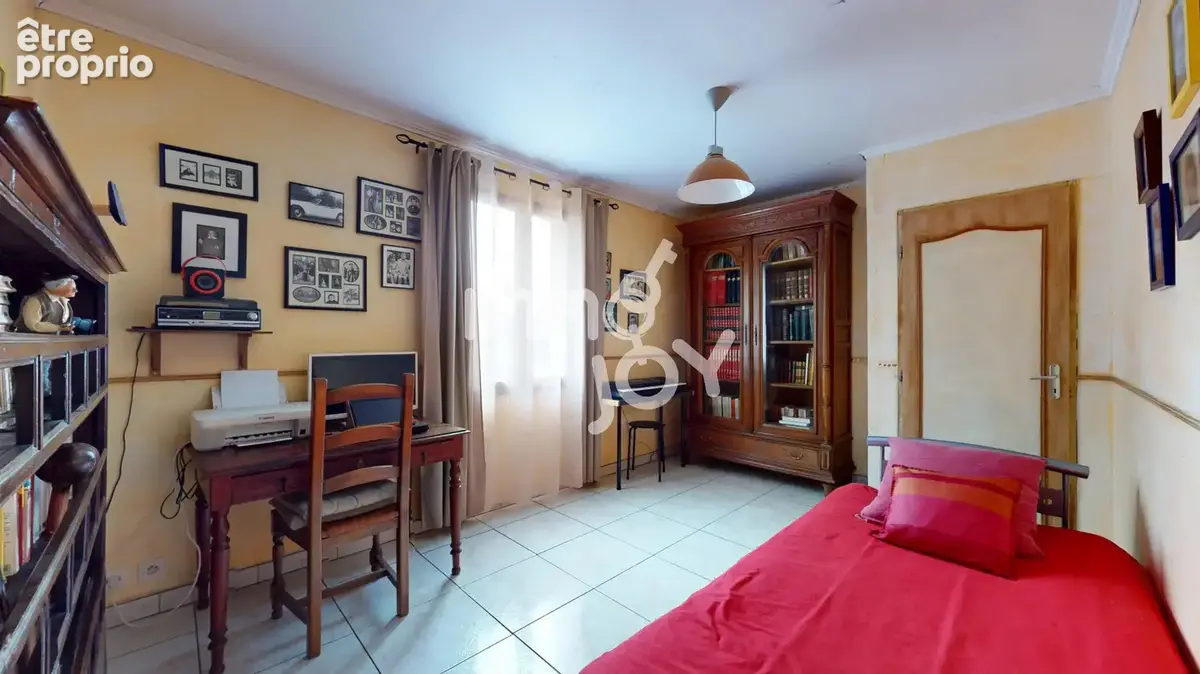 Maison de 120 m2 de plain-pied avec garage et piscine - photo 9