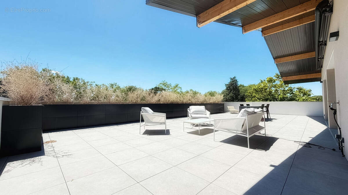 Grande terrasse  de 147m2 - vue pyrenees - photo 3