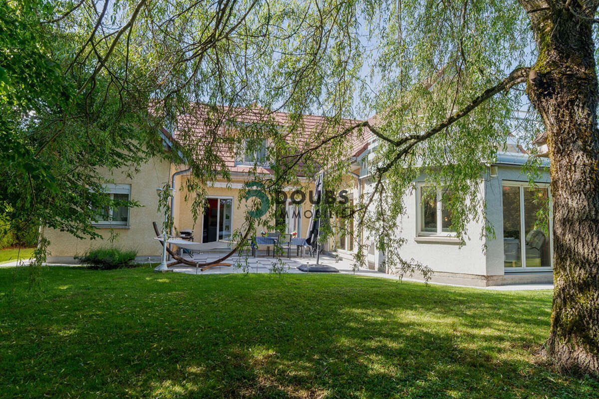 Maison familiale de caractère  a chaffois - photo 2