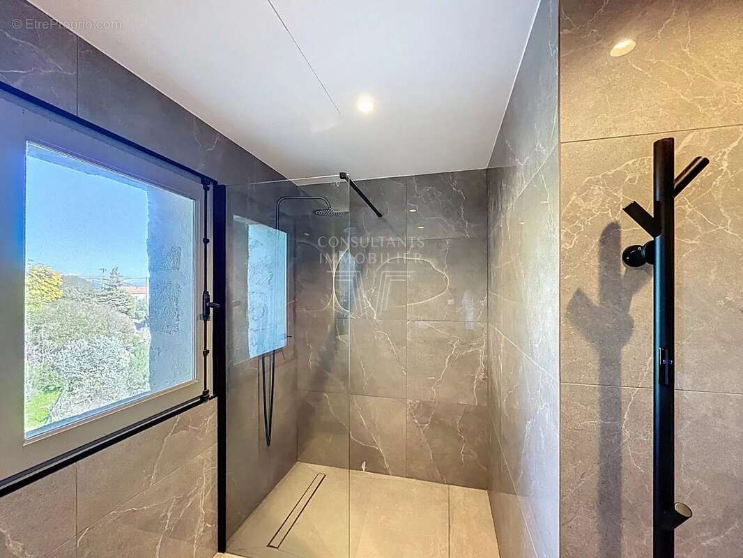 Maison à MANDELIEU-LA-NAPOULE