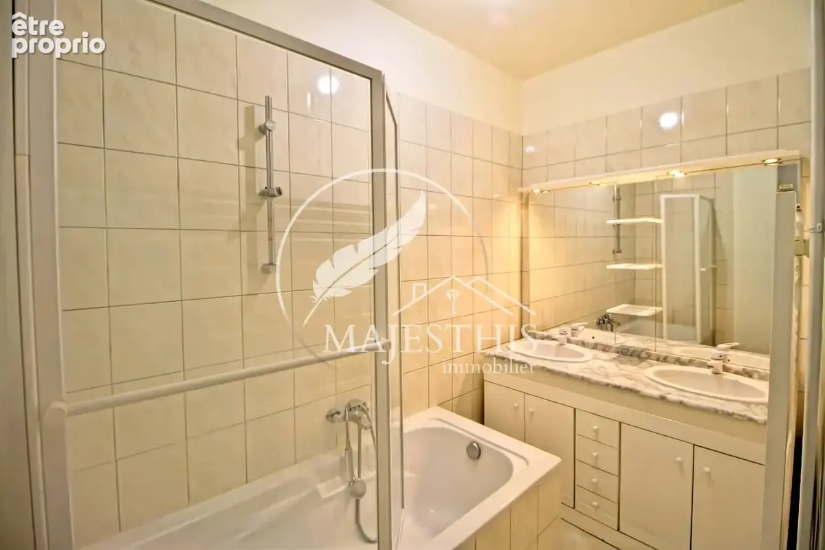 Toulon   haute-ville  appartement t3 traversant de 86,65 m2 avec cave - photo 4