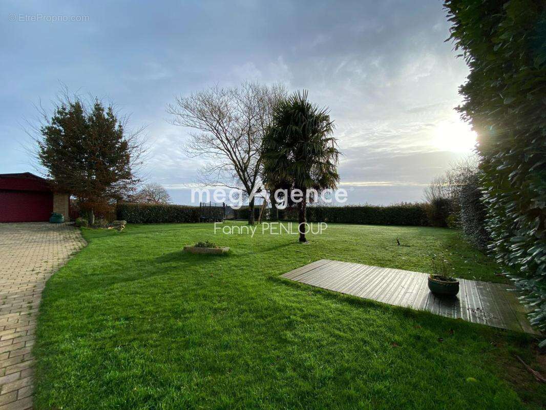 Maison à SAINT-HILAIRE-DU-HARCOUET