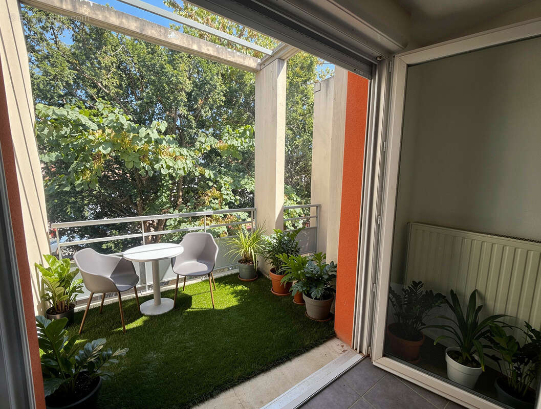 Beau T2 de 45m2, Route de St Simon / Guilhermy, avec terrasse et belle exposition - photo 3