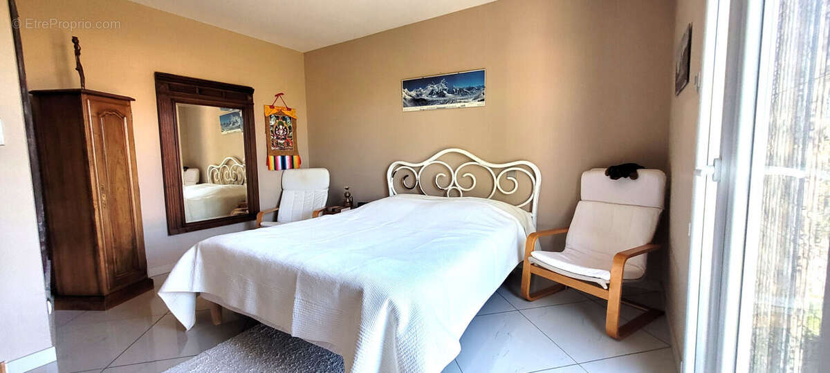 A vendre proche Grignan Maison de plain pied 3 chbres terrain  1920m² - photo 6