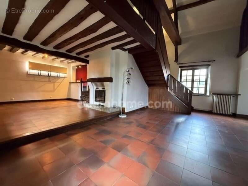 Maison à SAINT-CYR-SOUS-DOURDAN