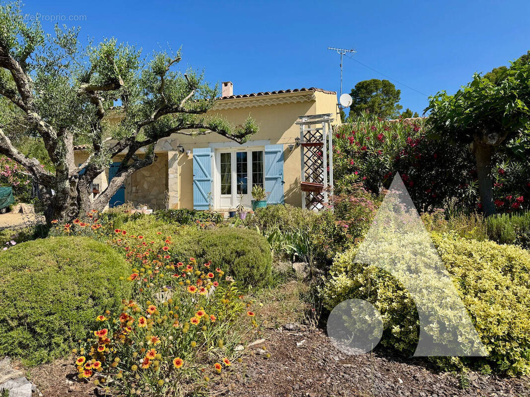 Maison à VILLECROZE