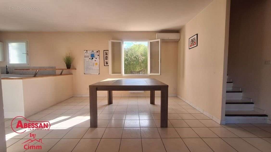 Maison à LEZAN