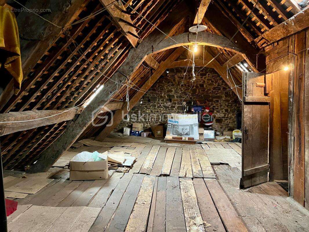 Maison à BAZOUGES-LA-PEROUSE