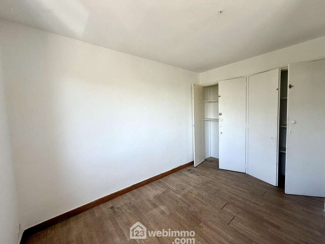 L'espace qui pourrait redevenir la 4ème chambre - Appartement à SAN-MARTINO-DI-LOTA