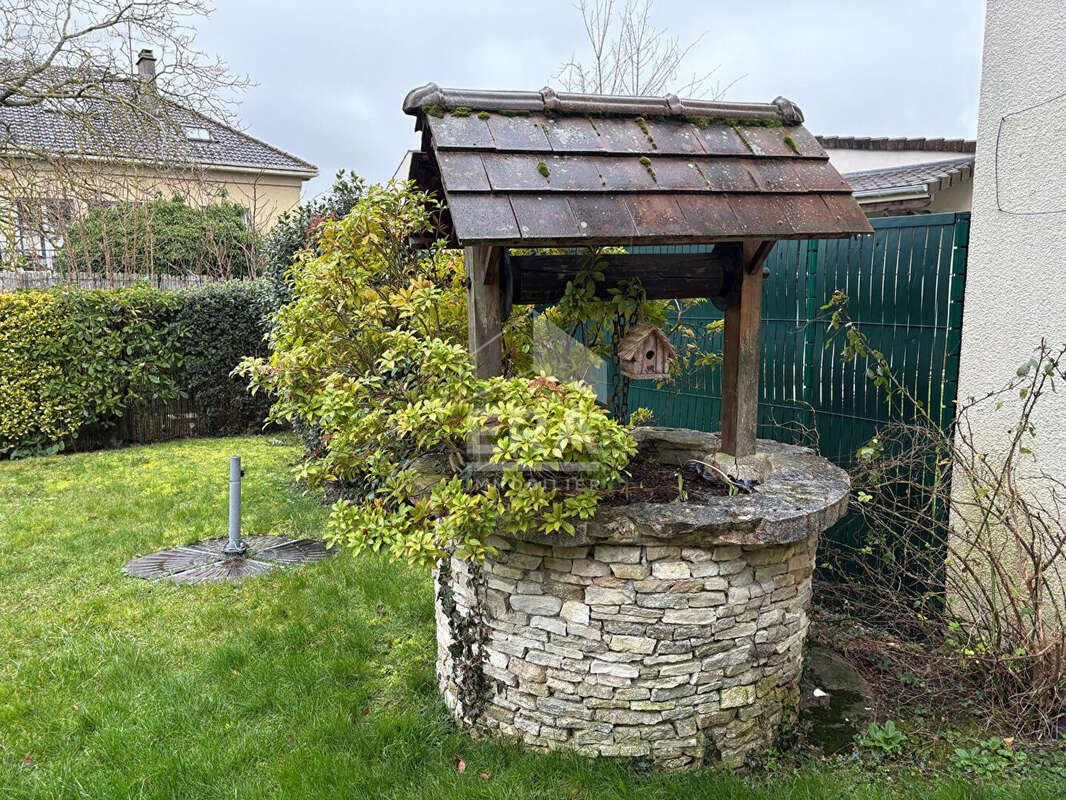Maison à LES CLAYES-SOUS-BOIS