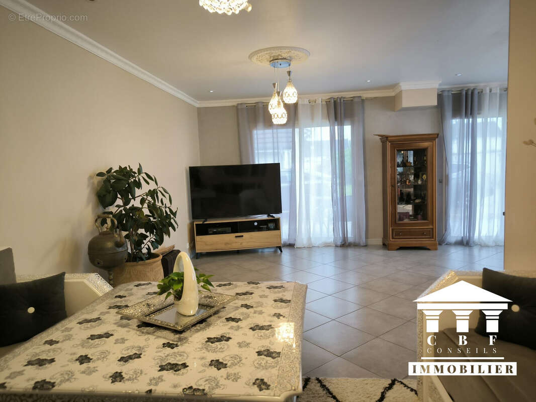 Maison à SAINT-MARCEL