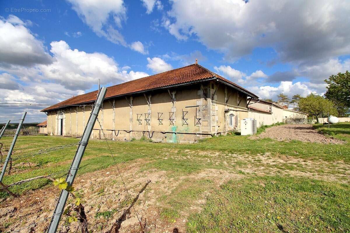 Maison à BRIVES-SUR-CHARENTE