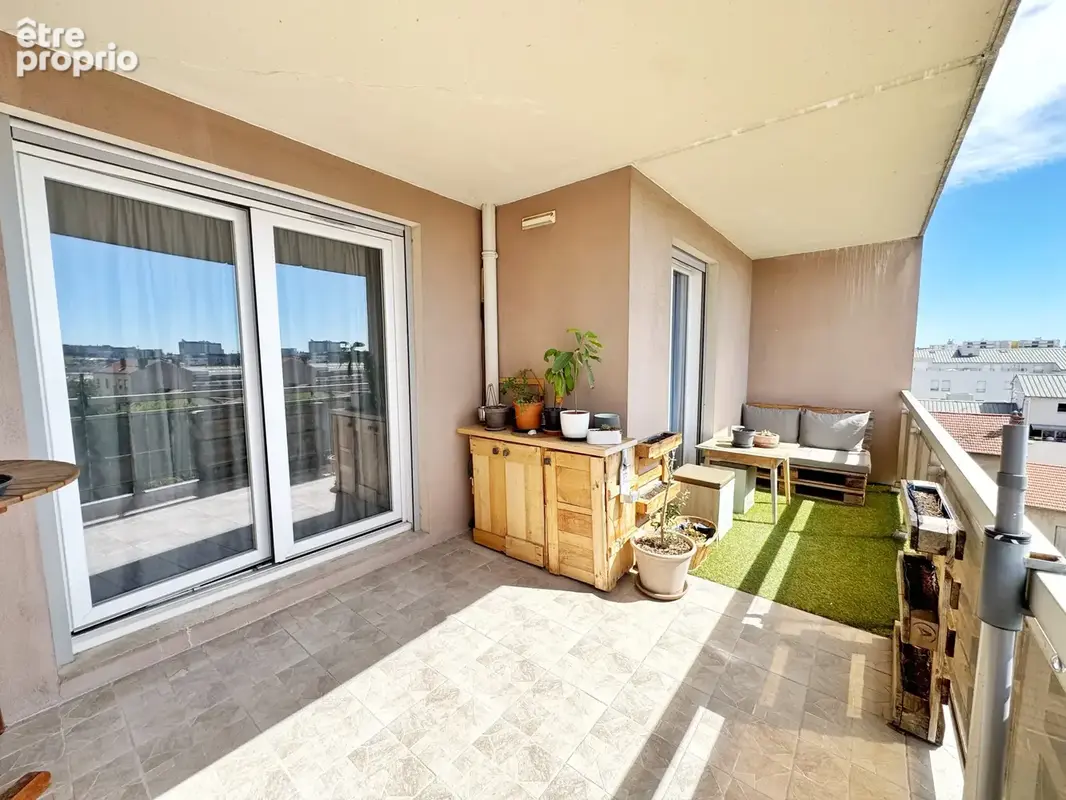 Villeurbanne   grand clément  t2 rénové avec grande terrasse, vue dégagée & garage - photo 3