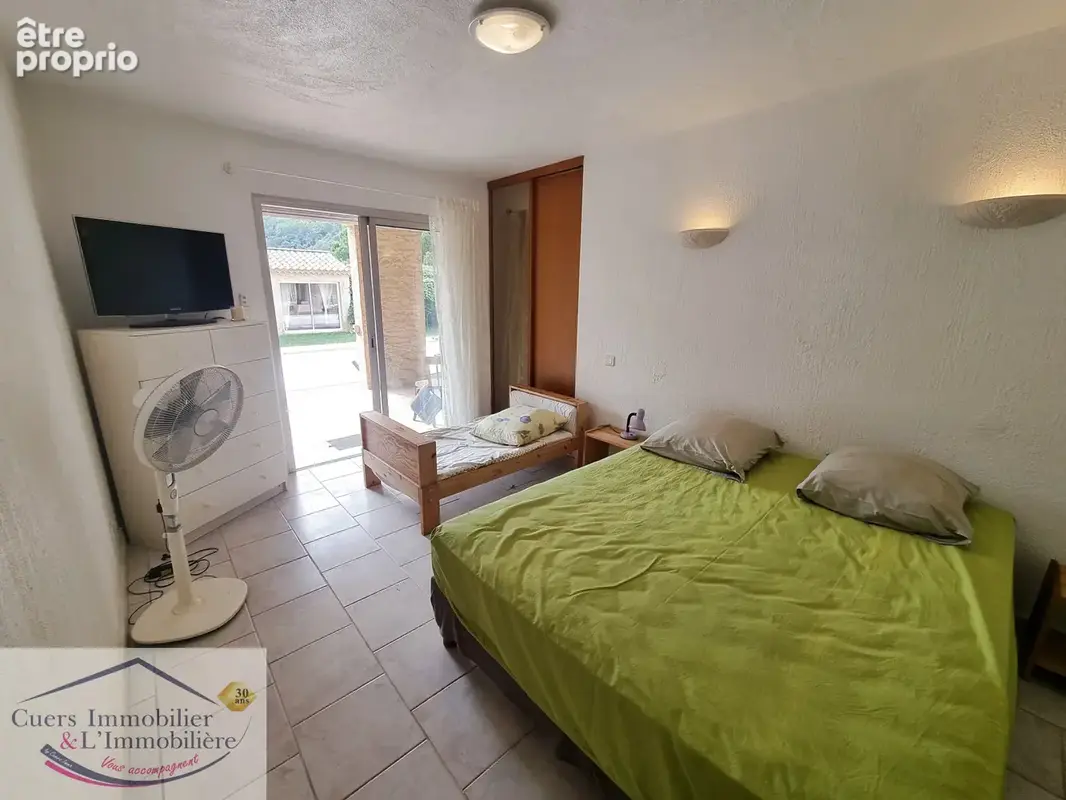 Collobrieres grande propriete de 3 logements avec piscine et garages - photo 24