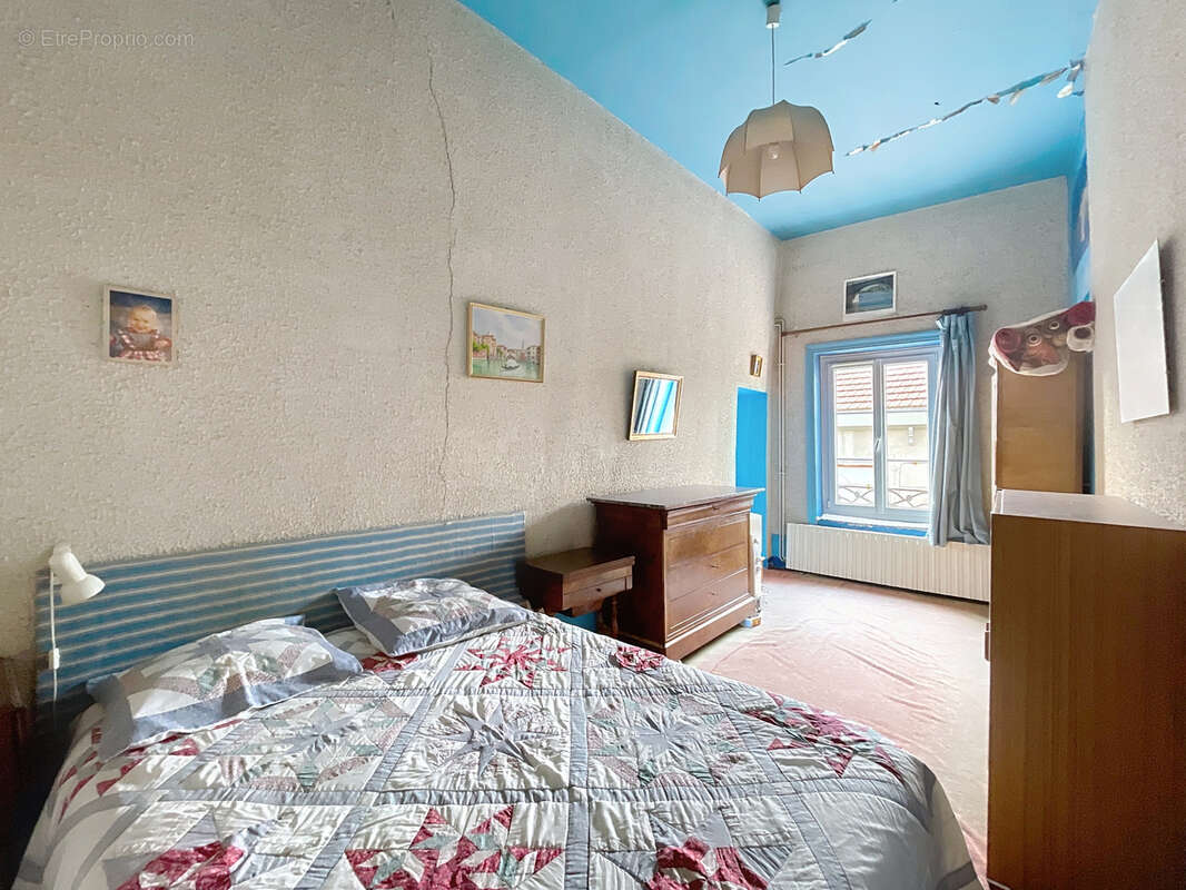 Appartement à SAINT-GENIS-LAVAL