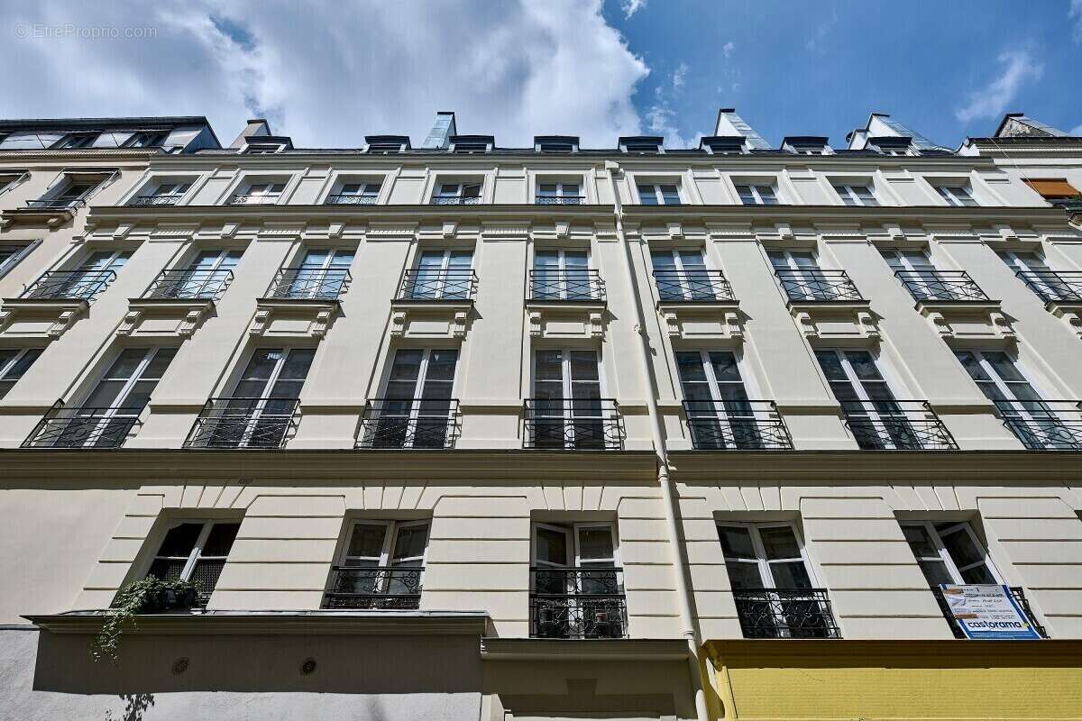 Appartement à PARIS-2E