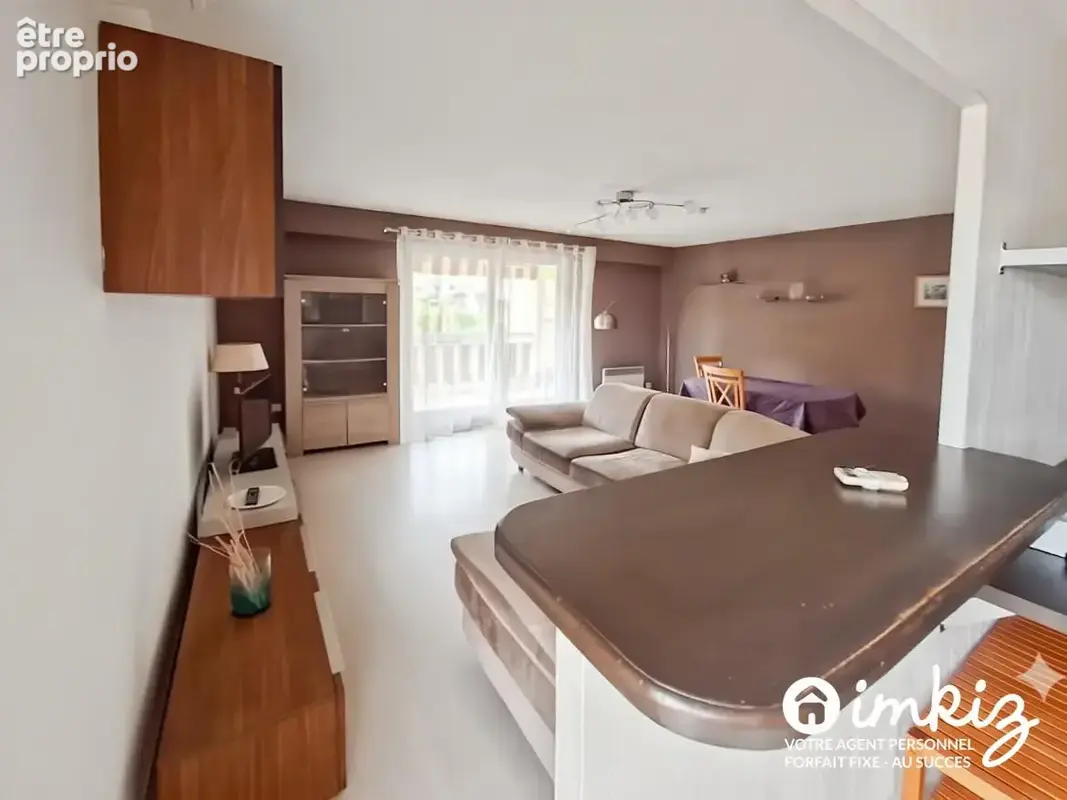 Appartement à SAINT-LAURENT-DU-VAR