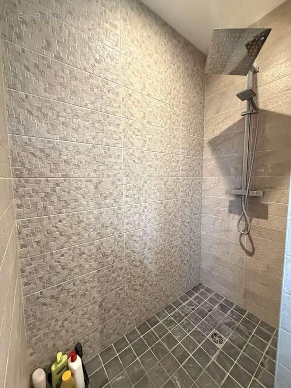 Douche RDC - Maison à CORMES