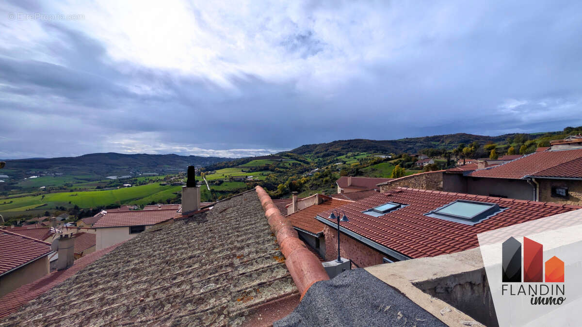 Maison à SAINT-ROMAIN-EN-JAREZ