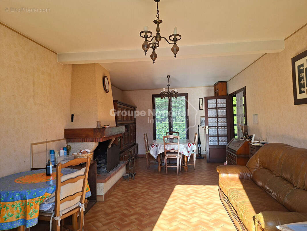 Maison à MONTIGNY-LES-CORMEILLES