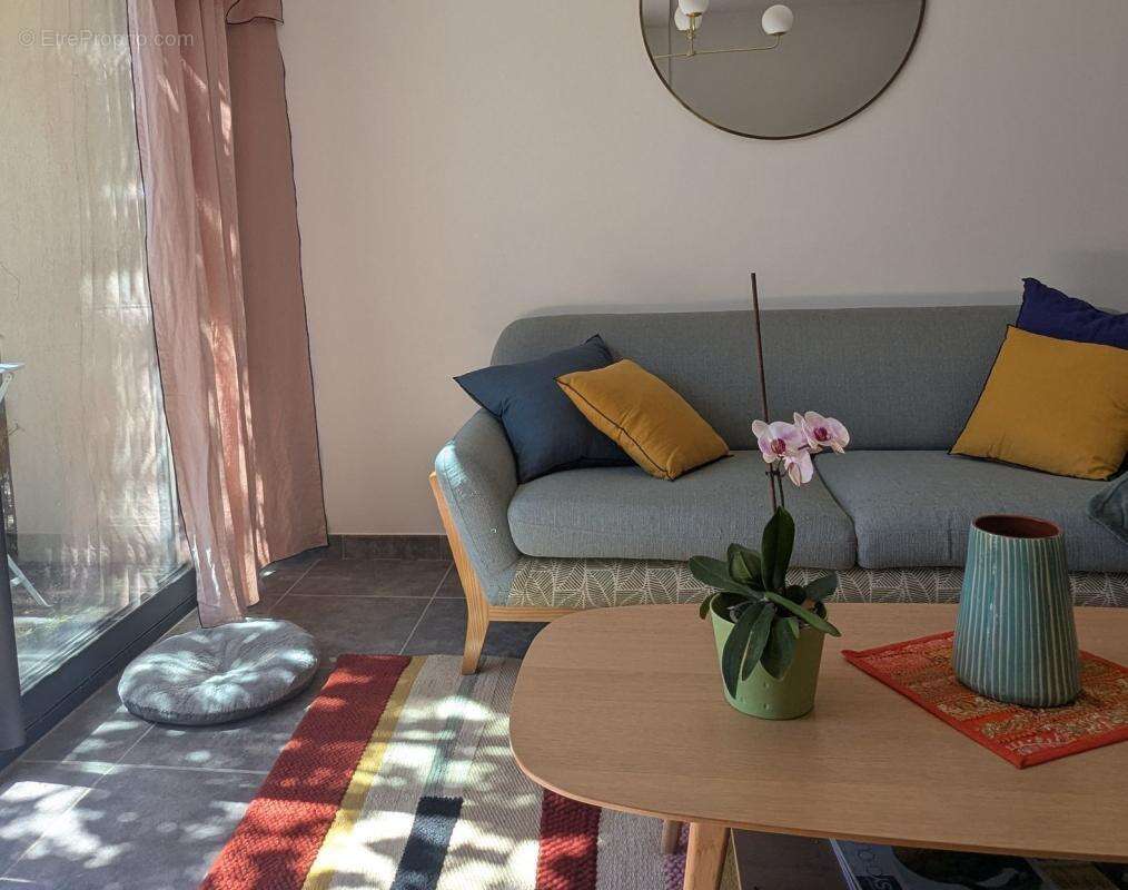 Duplex T3 63 m² à Aix (Les Granettes) avec terrasse, jardin et parking privatif - photo 2