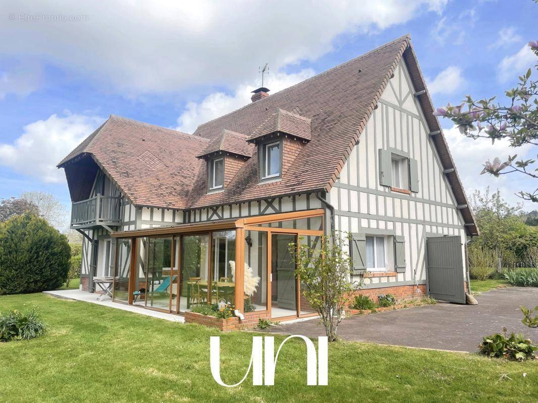 Maison à BONNEVILLE-SUR-TOUQUES
