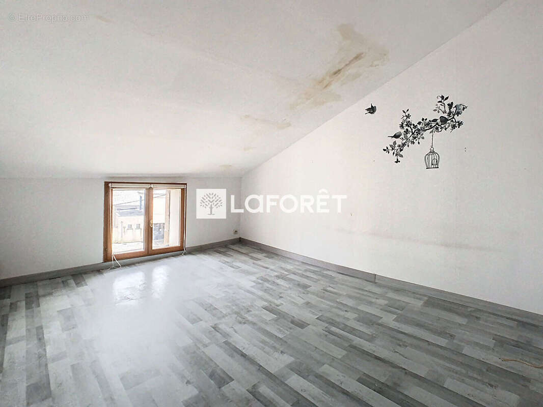 Maison à SAINTE-MENEHOULD