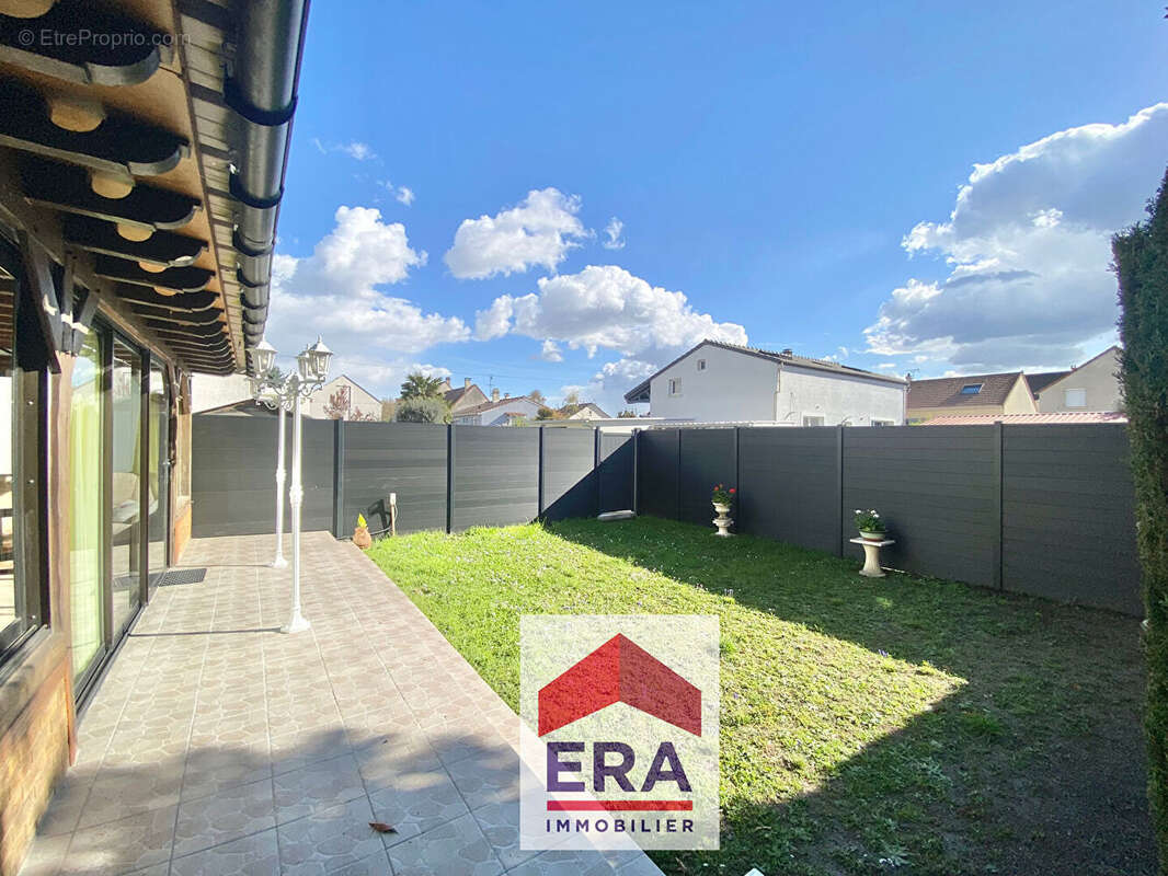 Maison à SARTROUVILLE