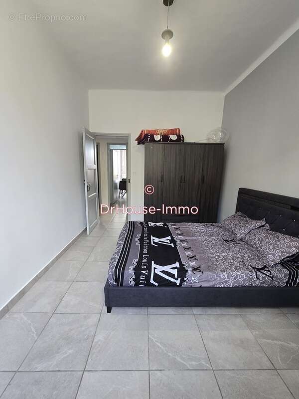 Appartement à MARSEILLE-3E