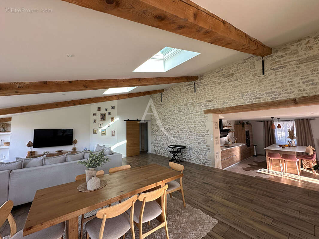 Maison ancienne de caractère - 4 chambres - 2100 m² terrain - 20min de La Rochelle - photo 5