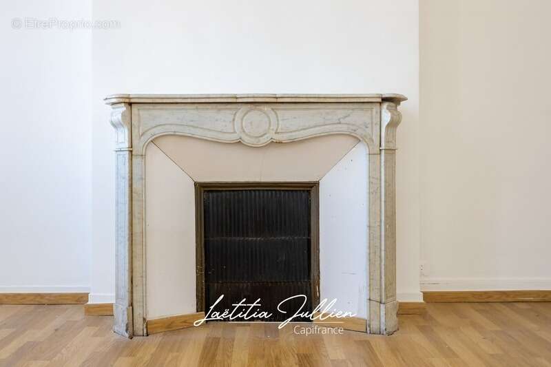 Appartement haussmannien 184.77 m² – 7 pièces – Intégralité du palier – Marseille 8ᵉ - PERIER - photo 8