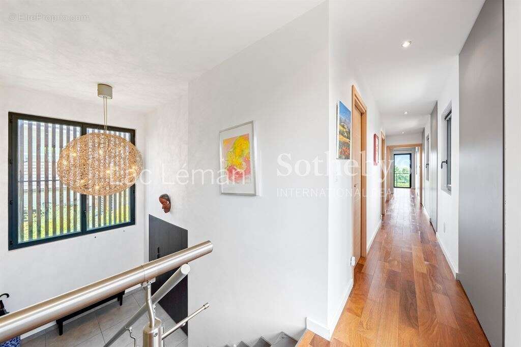 Elégante Villa Contemporaine vue lac - photo 11