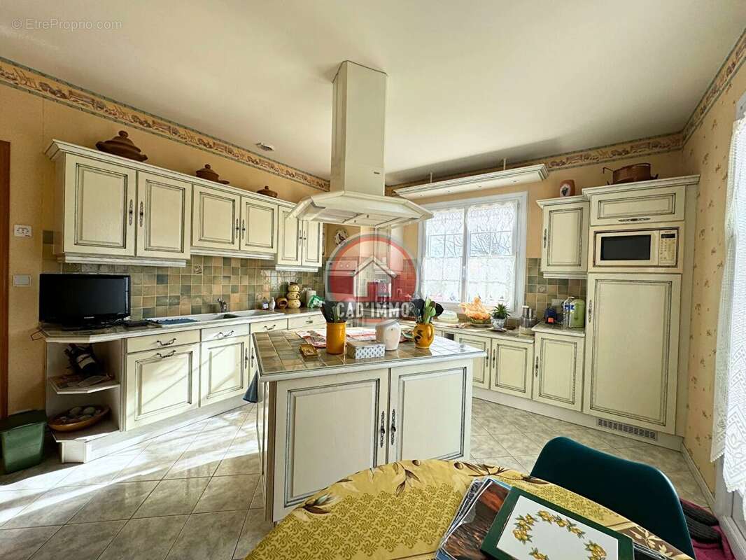 Maison à SAINT-PIERRE-D'EYRAUD