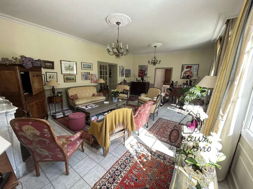 Maison à CHANTELOUP-LES-BOIS