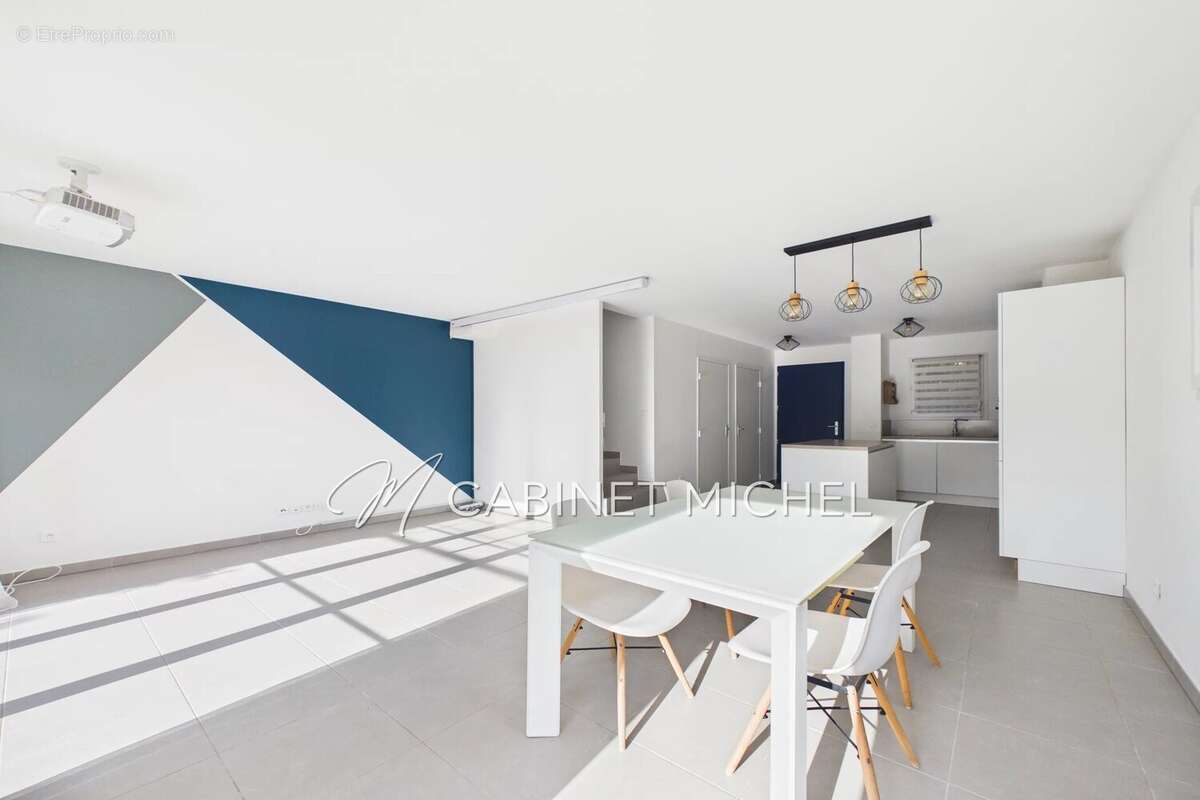 Maison à ROQUEFORT-LES-PINS