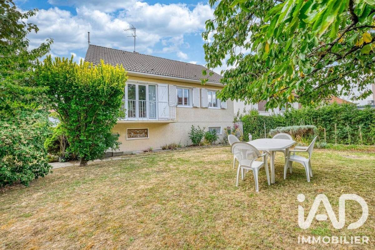 Photo 1 - Maison à LIVRY-GARGAN