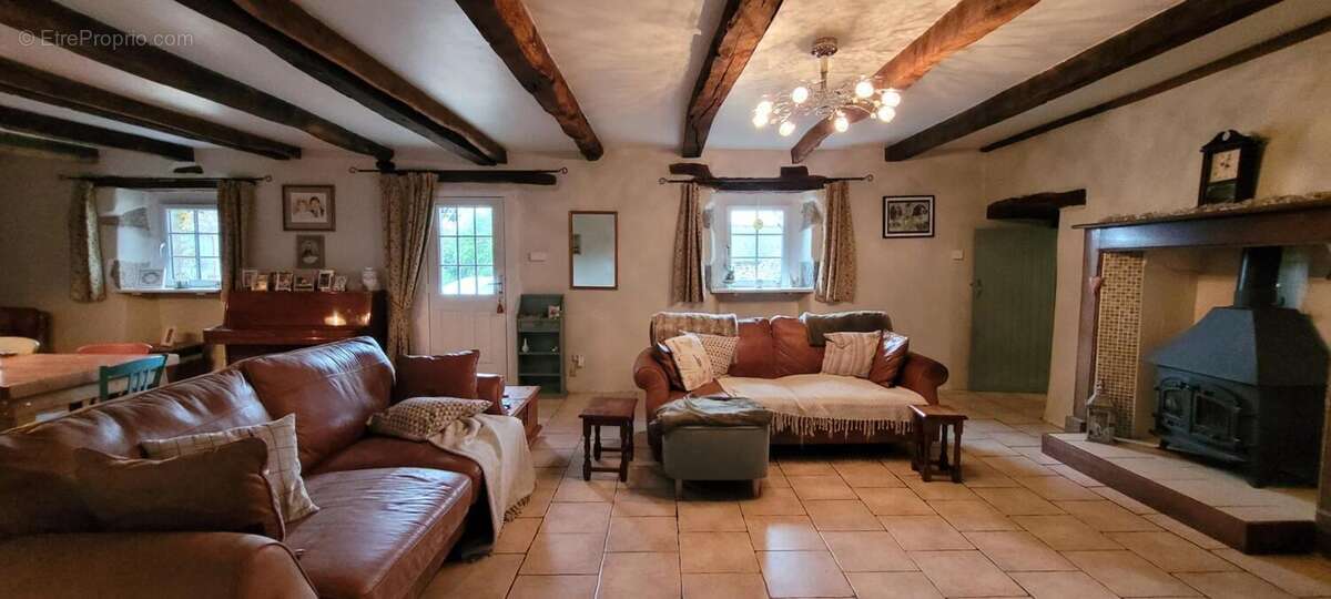 Charmant corps de ferme rénové avec gîtes, piscine et dépend - photo 5