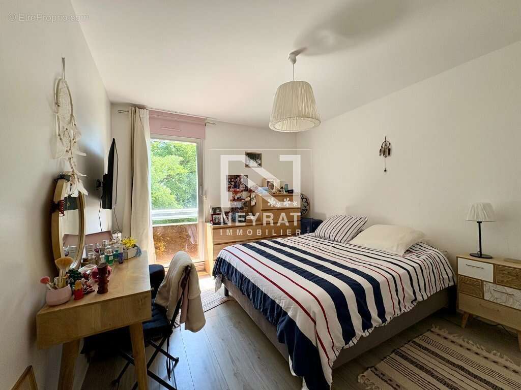 Appartement avec balcon, cave et garage privatif - Environnement verdoyant - Quartier Wilson / Allées du parc - photo 12