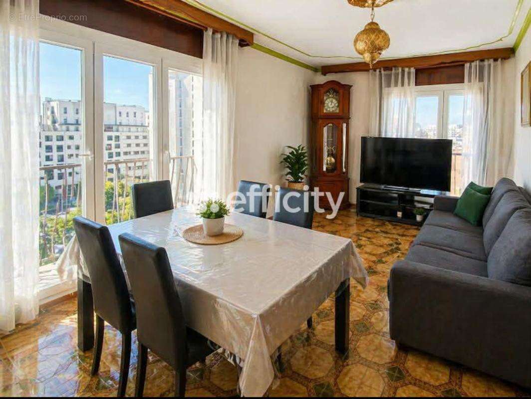 Appartement à MARSEILLE-3E