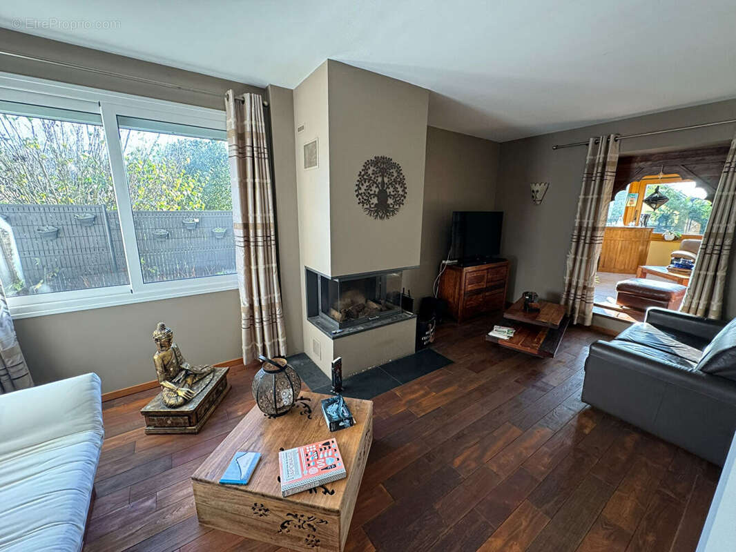 Maison à CRESPIERES