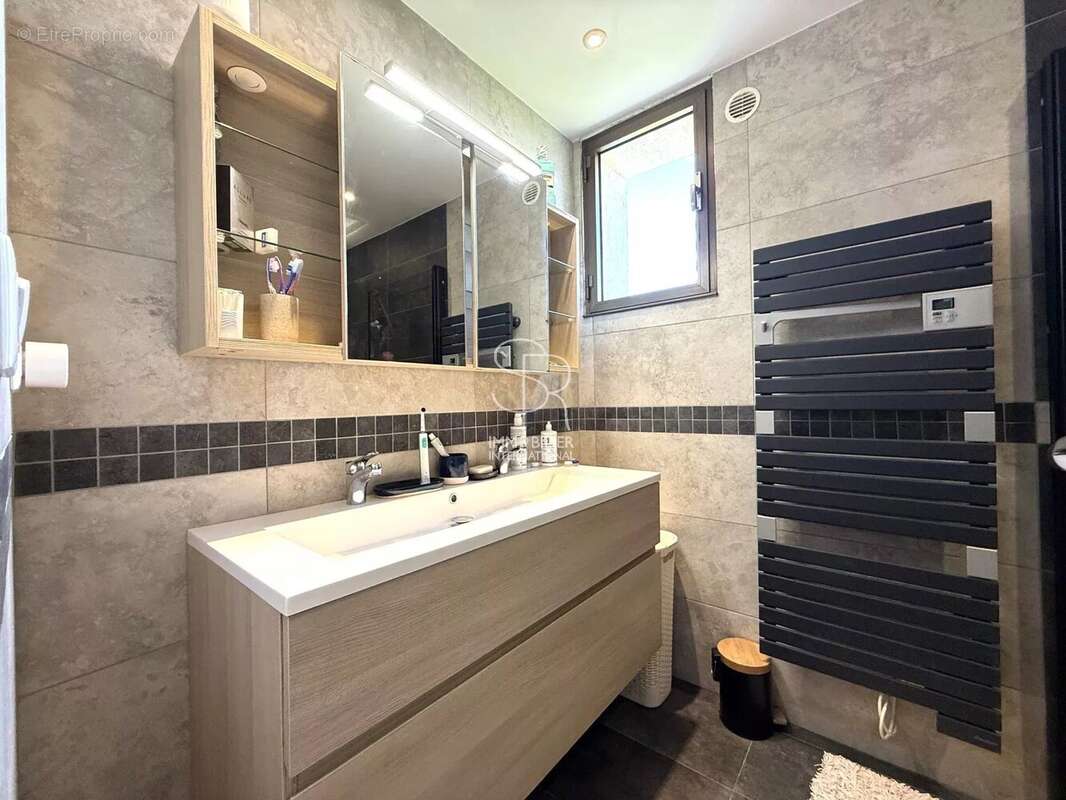 Appartement à VILLENEUVE-LOUBET