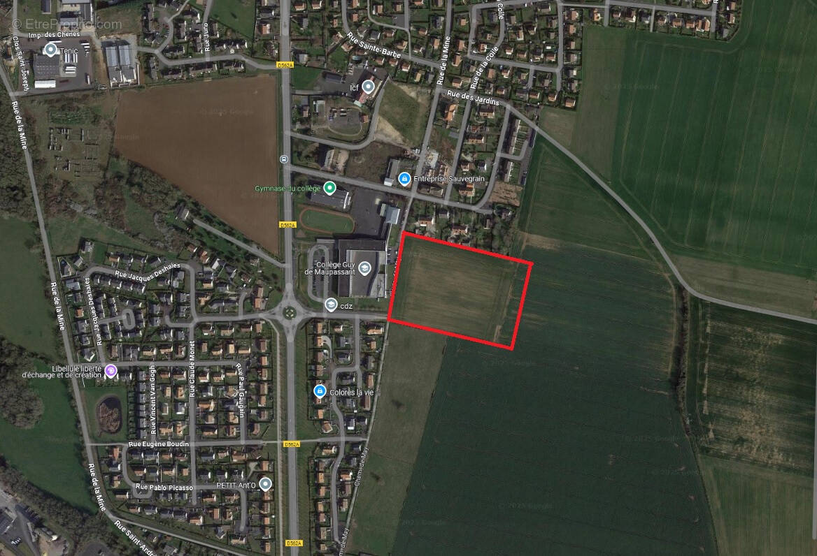 Terrain à SAINT-MARTIN-DE-FONTENAY