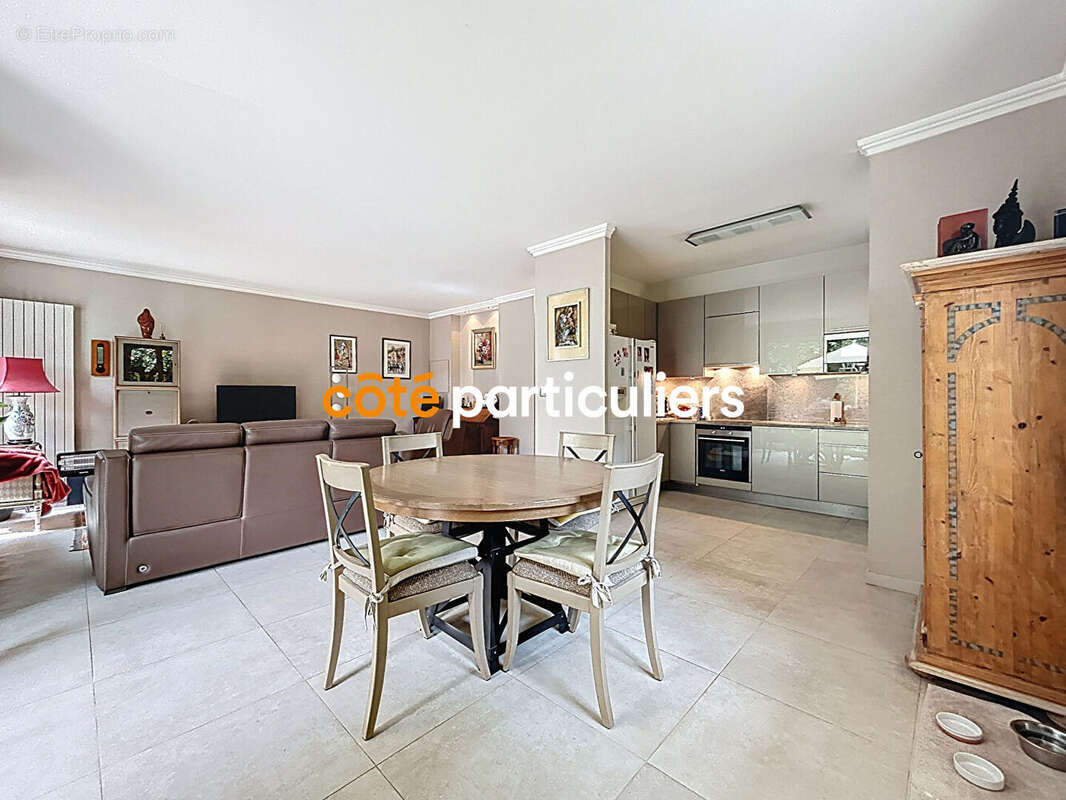 Appartement à SAINT-MAUR-DES-FOSSES