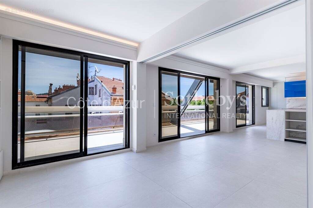 Nice Carré d'or. 3/4 pièces rénové grande terrasse, balcon, vue dégagée - photo 5
