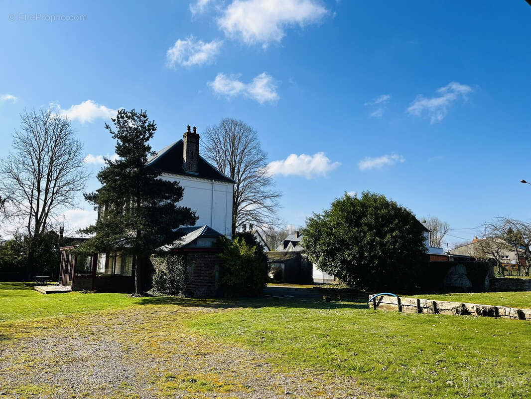 Maison à FEUQUIERES-EN-VIMEU