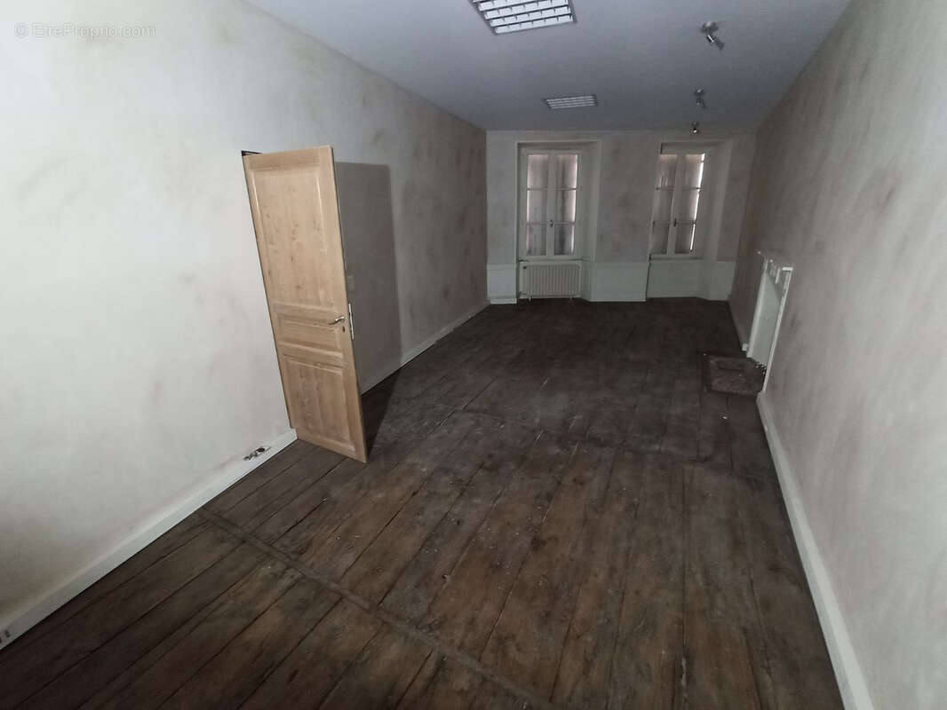 Commerce à SAINT-JUNIEN