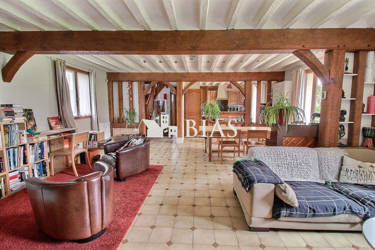 Maison à BOURG-ACHARD